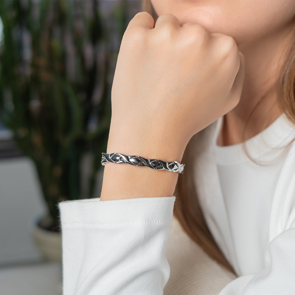 HealthyLine Stainless Steel Energy Bracelet 4-in-1. Silver color. Models B032