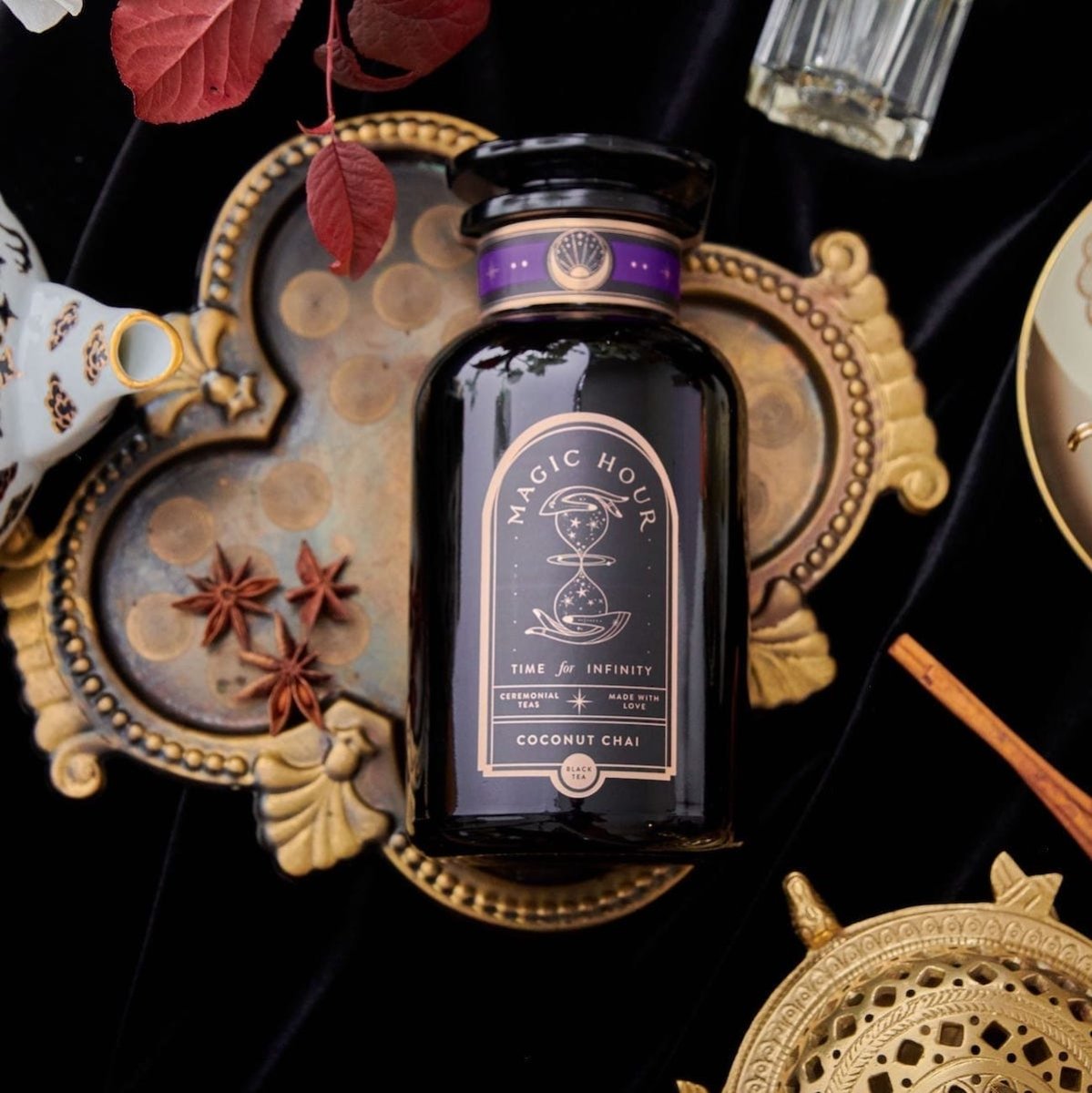 Magic Hour Zhena’s Original Coconut Chai Violet Glass Apothecary Jar